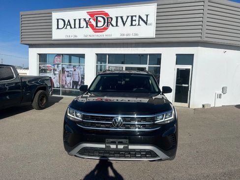 Used 2021 Volkswagen Atlas SE image 2