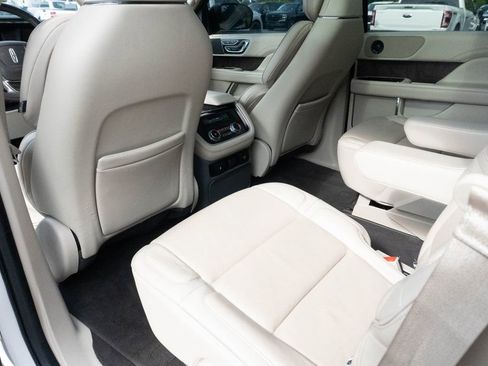 Used 2019 Lincoln Navigator Select w/ Technology Package RWD image 26