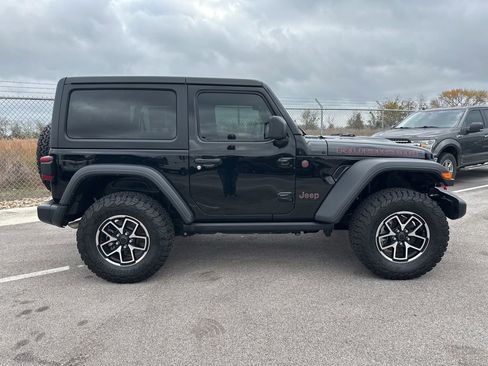 Used 2024 Jeep Wrangler Rubicon w/ Convenience Group image 9