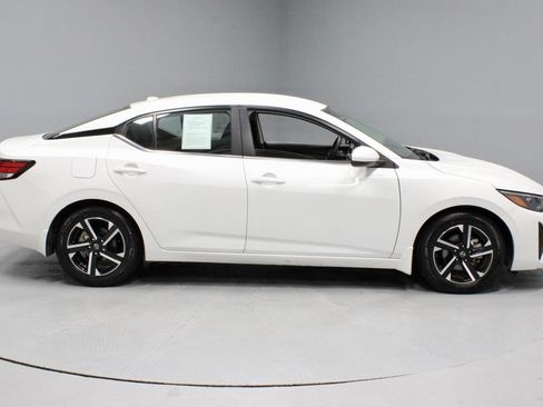 Used 2025 Nissan Sentra SV FWD image 11