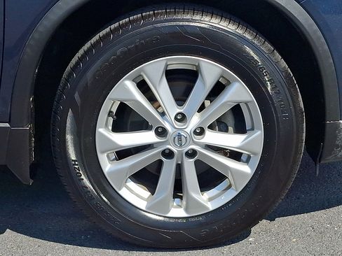 Used 2016 Nissan Rogue SV w/ SV Premium Package AWD/4WD image 8