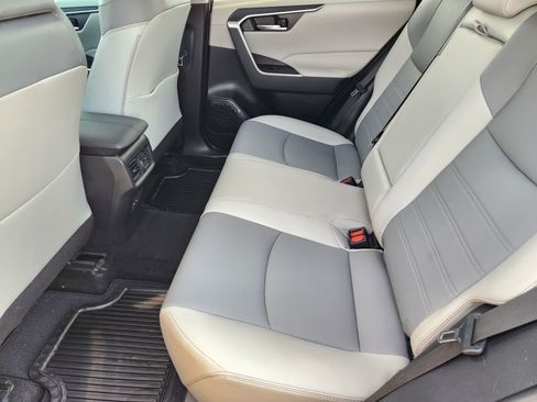 Used 2023 Toyota RAV4 XLE Premium image 34