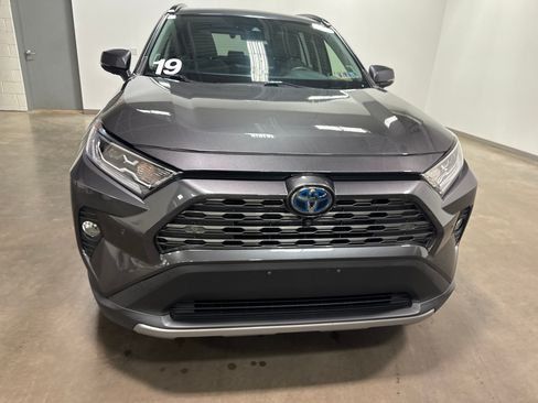 Used 2019 Toyota RAV4 Limited AWD/4WD image 11