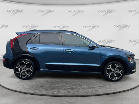 Used 2023 Kia Niro SX Touring FWD image 8