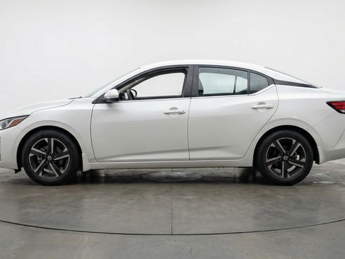Used 2025 Nissan Sentra SV FWD image 5
