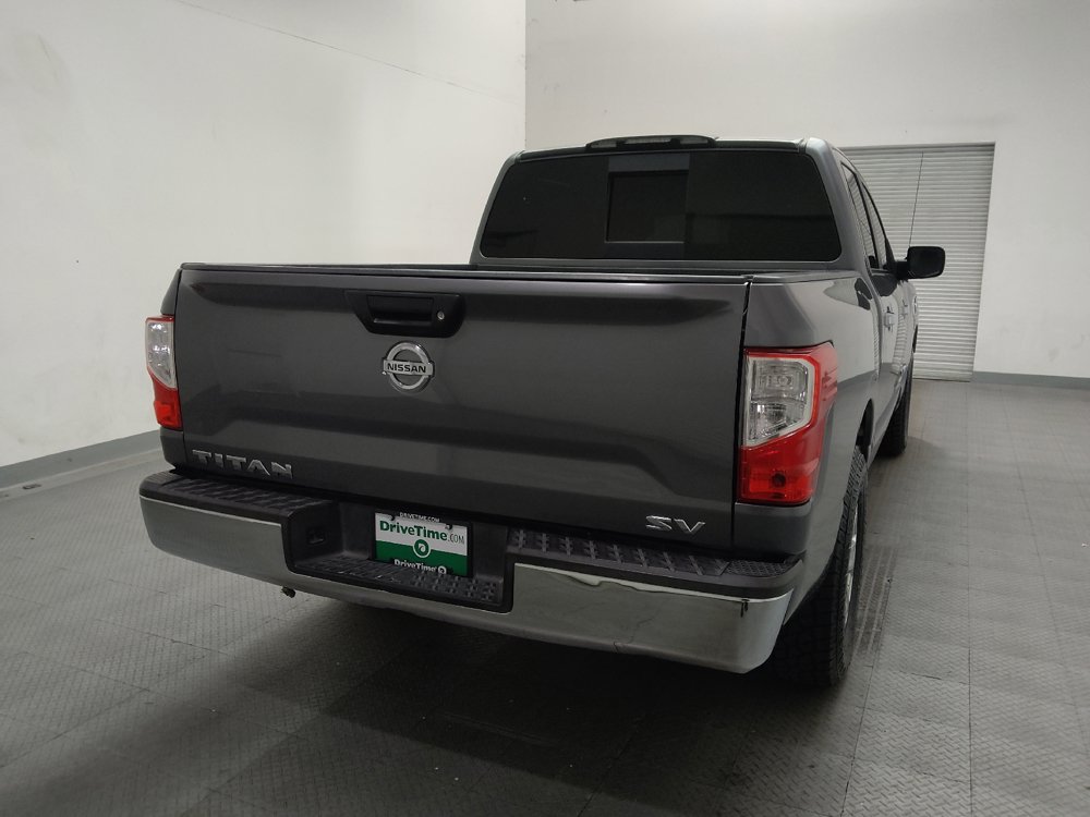 Used 2017 Nissan Titan SV RWD image 7