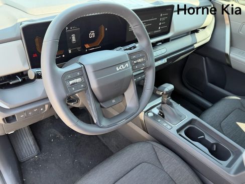 New 2027 Kia Seltos LX FWD image 11