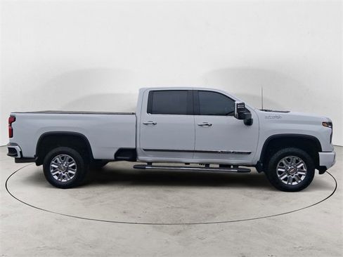 Used 2024 Chevrolet Silverado 2500 High Country w/ High Country Premium Package image 6