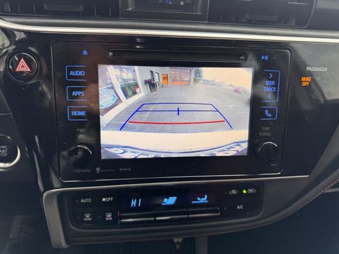 Used 2017 Toyota Corolla SE w/ SE Premium Package image 24