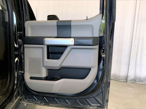Used 2017 Ford F250 XL w/ STX Appearance Package AWD/4WD image 23