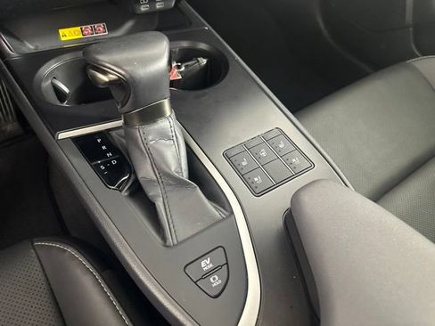Used 2024 Lexus UX 250h AWD w/ Premium Package image 16