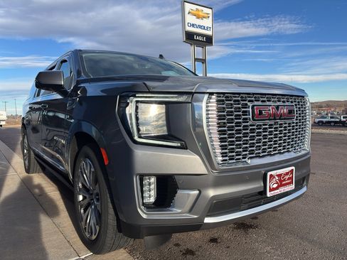 Used 2022 GMC Yukon XL Denali w/ Denali Ultimate Package image 4