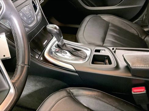 Used 2017 Buick Regal Sport Touring image 15