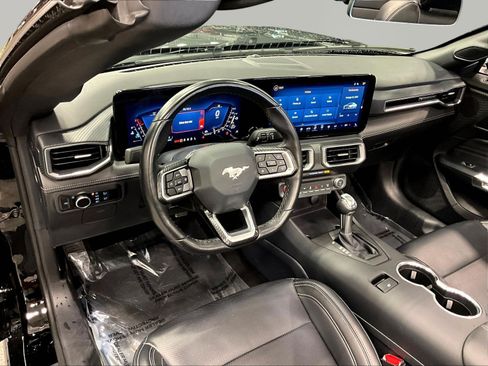 Used 2025 Ford Mustang Premium RWD image 17