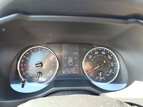 Used 2022 Toyota RAV4 LE image 22