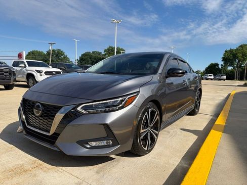 Used 2023 Nissan Sentra SR w/ SR Premium Package FWD image 3