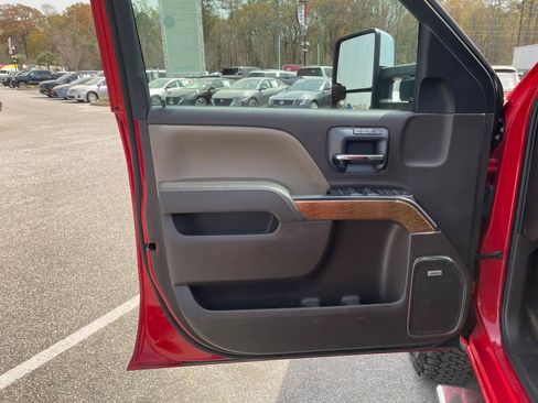 Used 2015 Chevrolet Silverado 2500 LTZ w/ Duramax Plus Package image 10