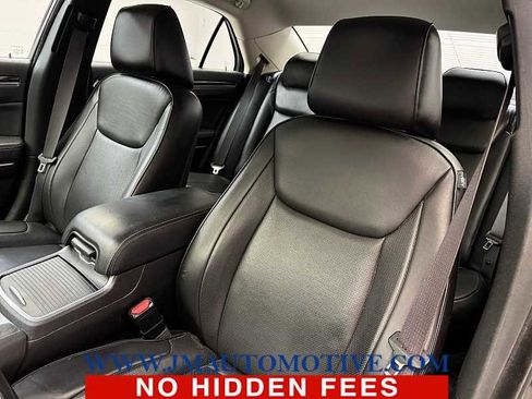 Used 2019 Chrysler 300 Limited image 13