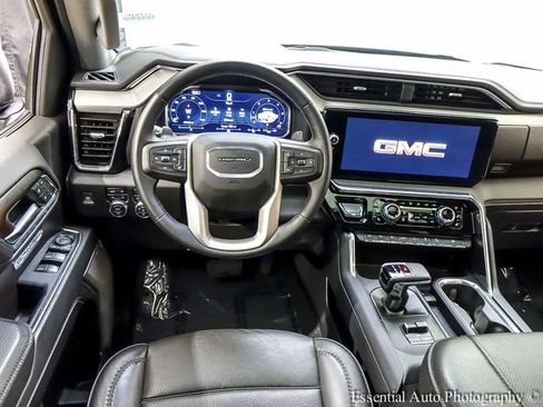 Used 2024 GMC Sierra 1500 Denali w/ Technology Package AWD/4WD image 3