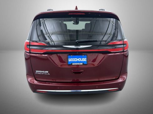Used 2021 Chrysler Pacifica Touring-L w/ Premium & Safety Sphere Group image 6