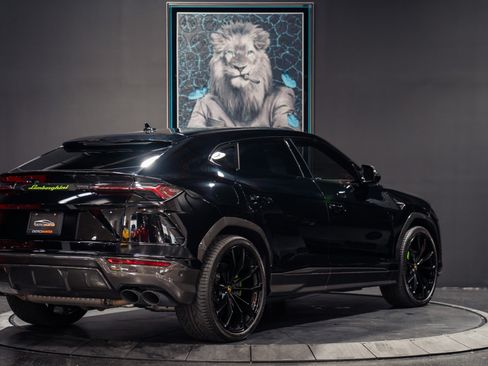 Used 2022 Lamborghini Urus AWD/4WD image 24