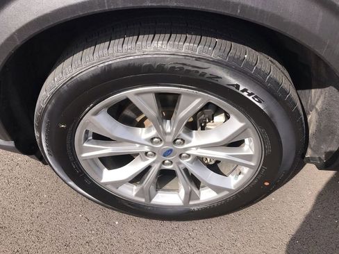 Used 2022 Ford Explorer Limited image 10