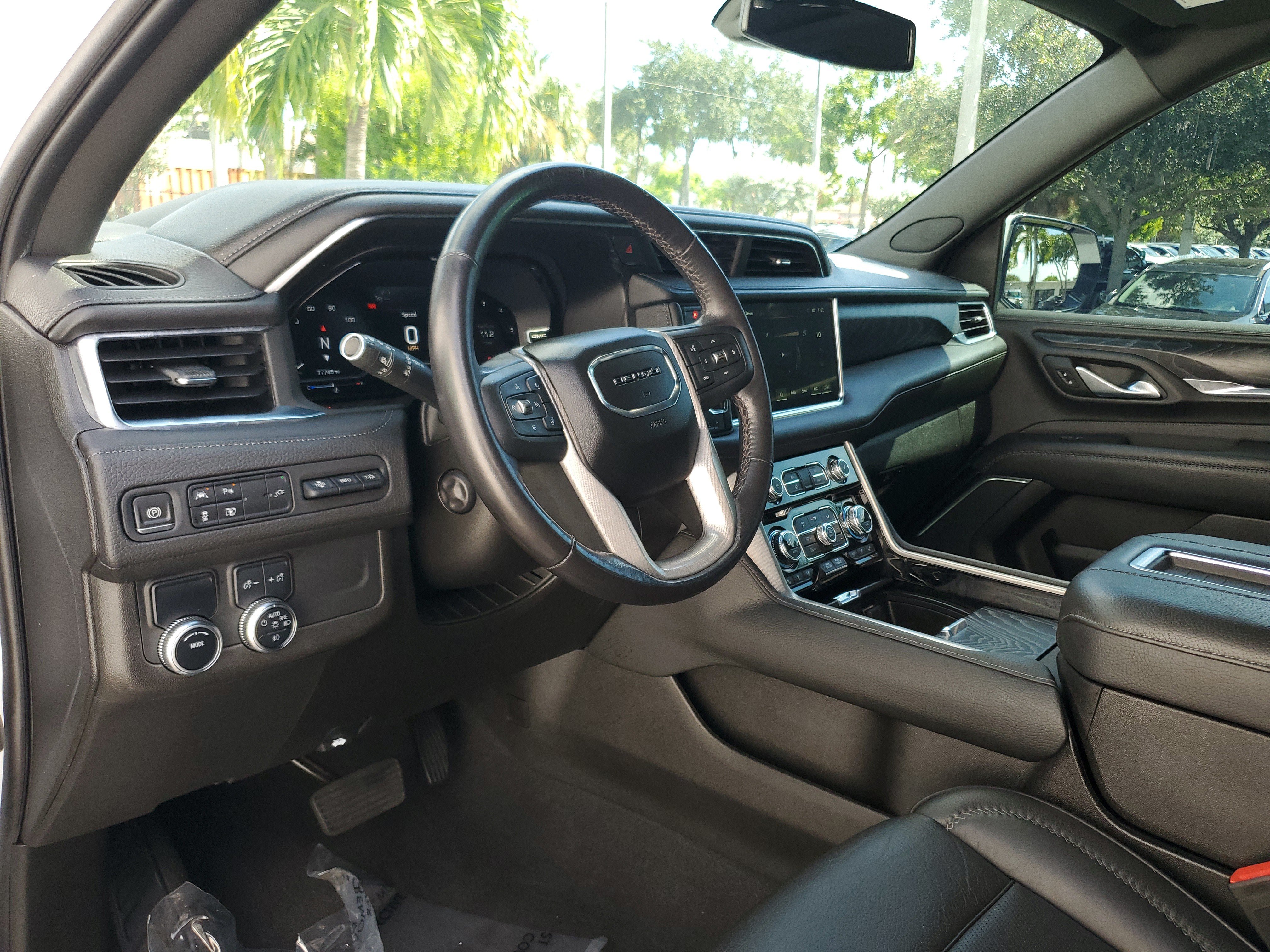 Used 2022 GMC Yukon XL Denali RWD image 23