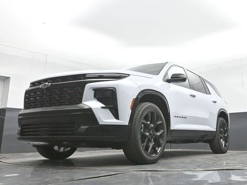 New 2026 Chevrolet Traverse RS w/ LPO, Floor Liner Package FWD image 78