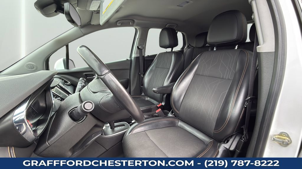 Used 2018 Chevrolet Trax LT w/ LT Convenience Package AWD/4WD image 22
