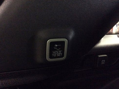 Used 2024 Jeep Grand Cherokee Altitude image 6