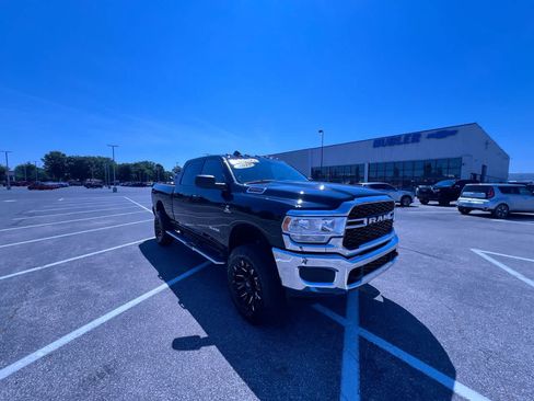 Used 2019 RAM 2500 Tradesman AWD/4WD image 2