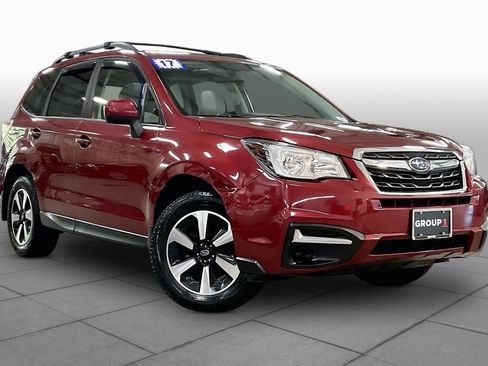 Used 2017 Subaru Forester 2.5i Premium AWD/4WD image 3