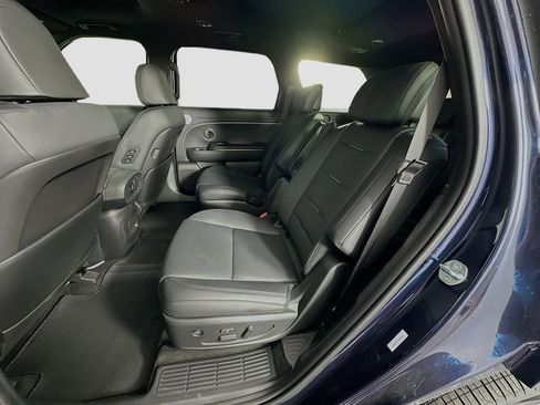 New 2026 Hyundai Palisade Calligraphy FWD image 17