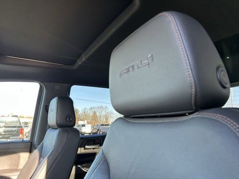 Certified 2022 GMC Sierra 1500 AT4 w/ AT4 Preferred Package image 32