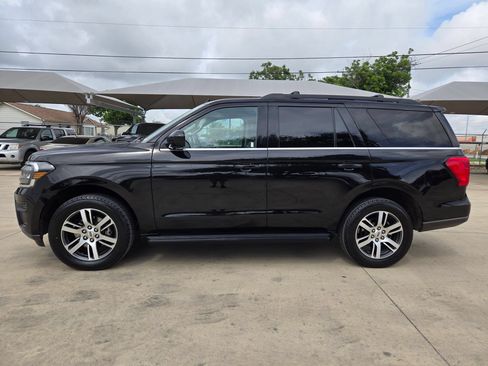 Used 2024 Ford Expedition XLT AWD/4WD image 4