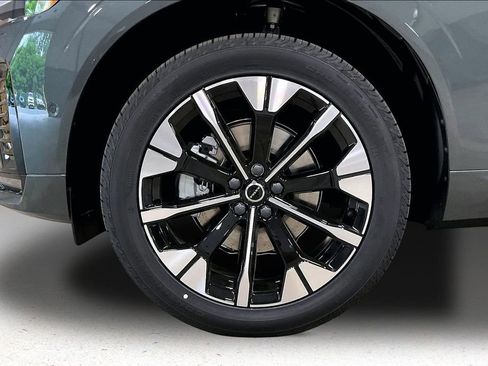 New 2026 Volvo XC60 B5 Plus w/ Protection Package Premier AWD/4WD image 13