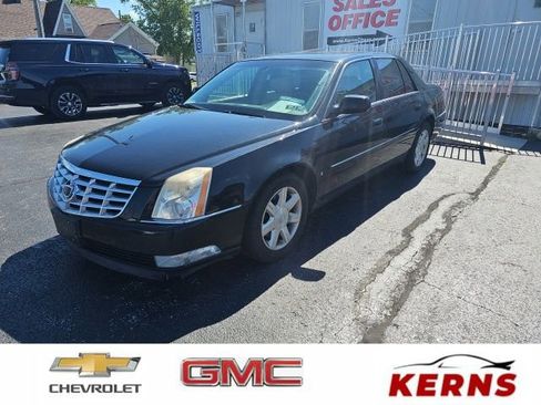 Used 2006 Cadillac DTS w/ Sun And Sound Package FWD image 1
