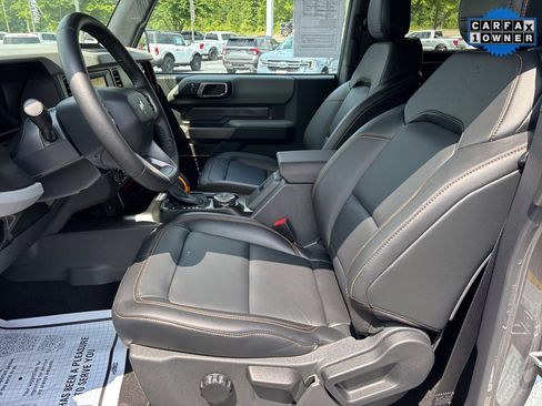 Used 2023 Ford Bronco Badlands image 8