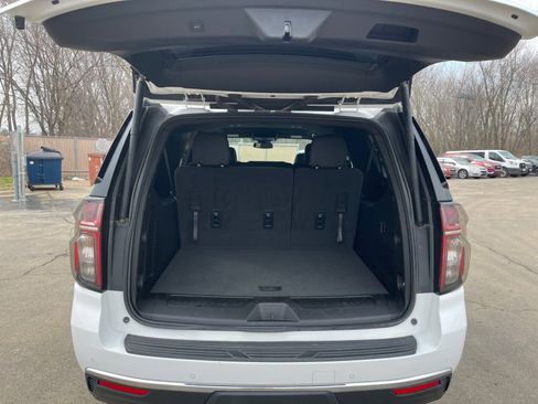 Used 2024 Chevrolet Suburban LT AWD/4WD image 17