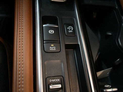 Used 2024 Nissan Pathfinder Platinum FWD image 64