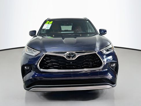 Used 2026 Toyota Highlander Platinum AWD/4WD image 11