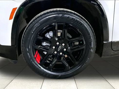 Certified 2023 Chevrolet Traverse Premier w/ Redline Edition AWD/4WD image 9
