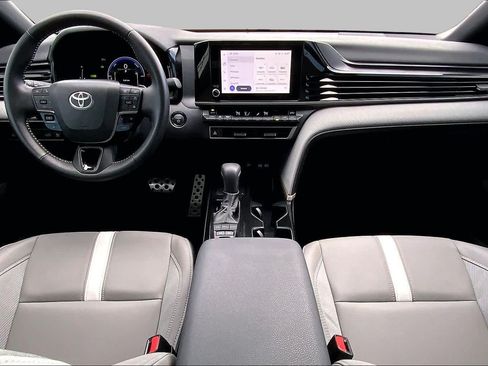 Used 2025 Toyota Camry SE FWD image 28