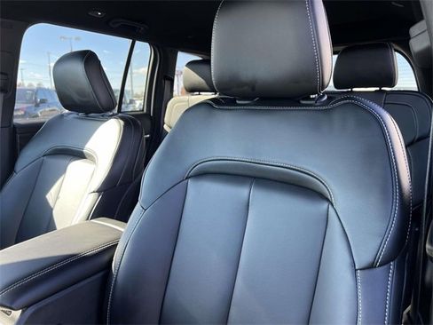 Certified 2025 Jeep Grand Cherokee Limited w/ Black Appearance Package image 25