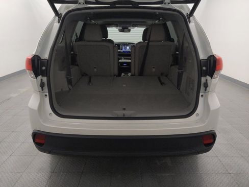 Used 2019 Toyota Highlander XLE image 29