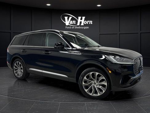 Used 2025 Lincoln Aviator Reserve AWD/4WD image 43