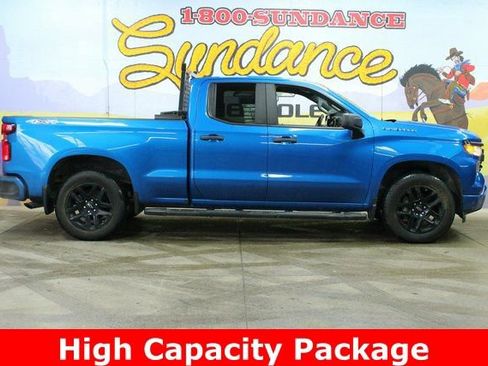 Used 2023 Chevrolet Silverado 1500 Custom image 1
