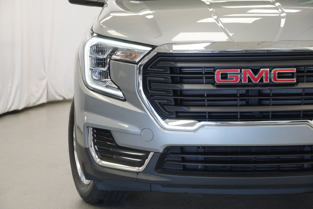 Used 2024 GMC Terrain SLE w/ Driver Convenience Package AWD/4WD image 33
