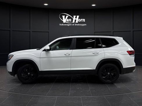 Used 2022 Volkswagen Atlas SE w/ Black Wheel Package FWD image 11