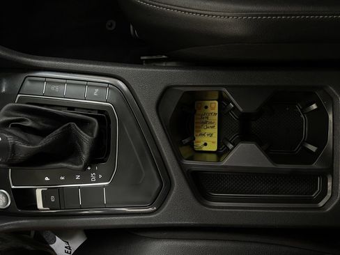 Used 2019 Volkswagen Tiguan SEL image 32